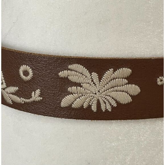 Levi’s Brown Leather Floral Embroidered Belt 36 Genuine Cowhide - Picture 13 of 13
